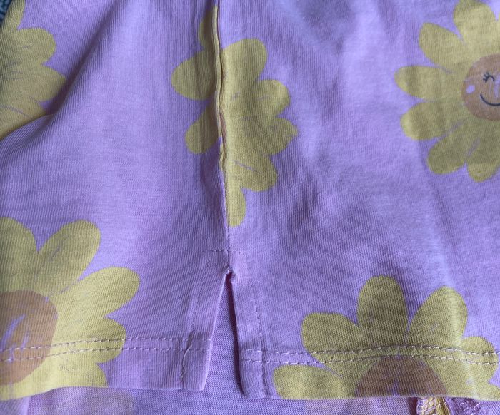 Tee-shirt rose avec marguerite taille 18/24 - photo numéro 4