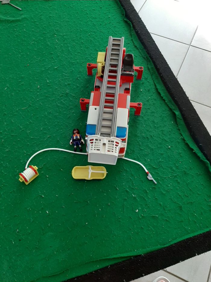 Camion de pompier playmobil - photo numéro 4