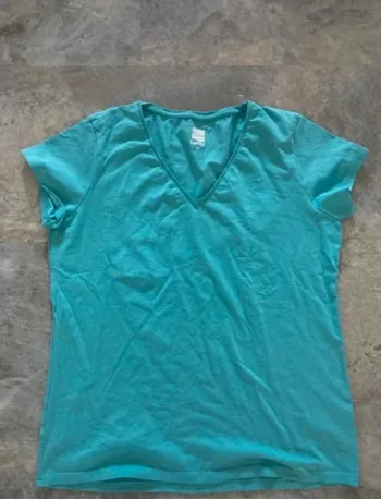 Tee shirt tissaia Xl en très bon état