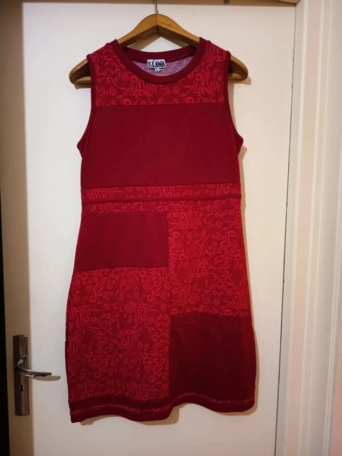 Robe sans manches. En maille légère. Marque Keawa.