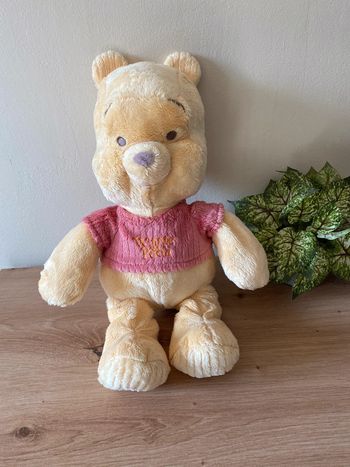 Doudou peluche grand Winnie maillot rose Winnie pooh nicotoy simba toys