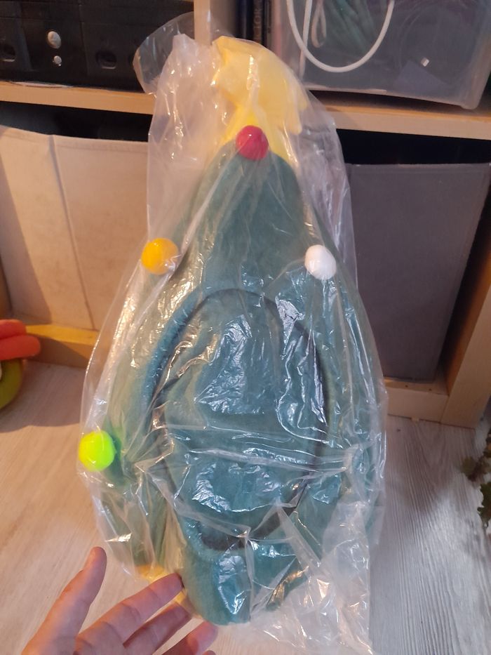 Panier à chat ou petit chien en forme de sapin neuf