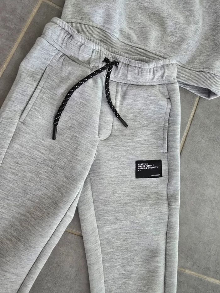 Ensemble jogging - photo numéro 3