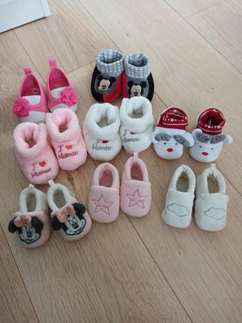 Lot chaussons fille 0-3 mois ou 0-6 mois