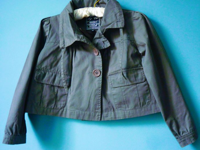 Veste Fille CKS 8 ans jolie decoupe gris boutonné TBE - photo numéro 2