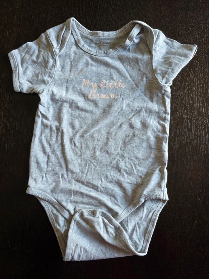 2 bodies a manches courtes en 24 mois - photo numéro 3