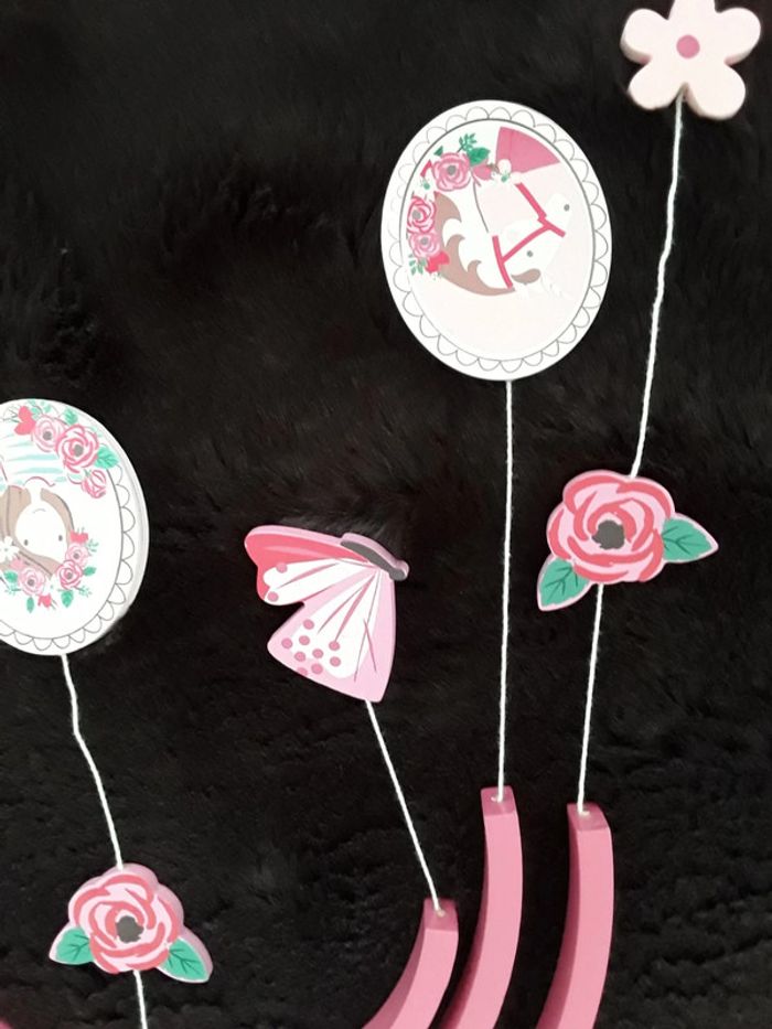 Joli mobile tout en bois - photo numéro 2