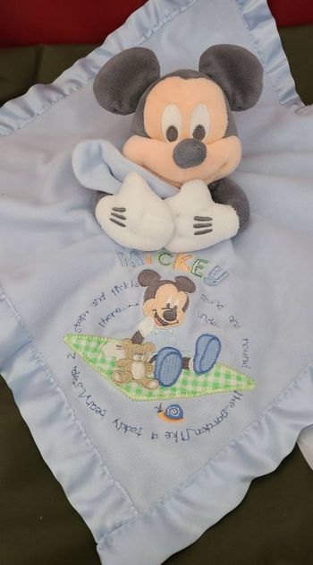 Doudou plat couverture Mickey bleu satin DISNEY
