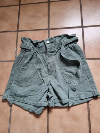 Short jean vert