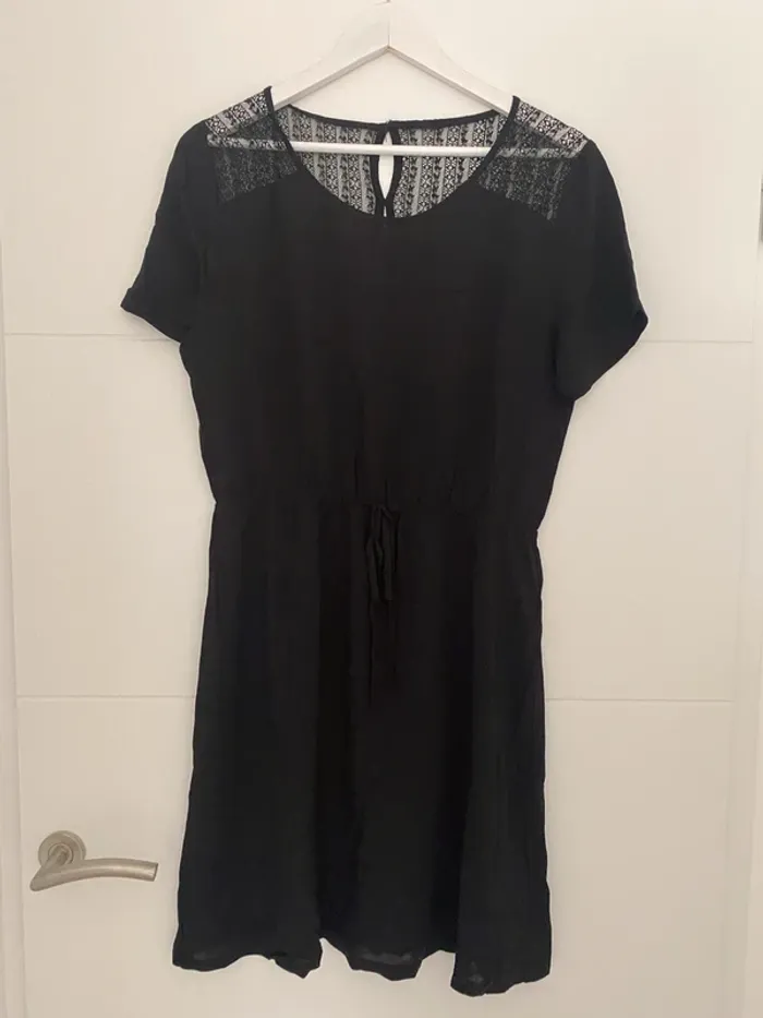 Robe noir - photo numéro 5