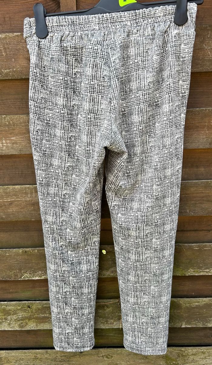 Pantalon gris et noir - photo numéro 2