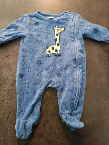 Lot 2 pyjamas