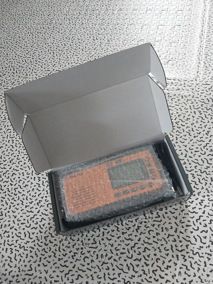 Radio d’urgence XHDATA D-608WB – Neuve avec boîte complète - photo numéro 2