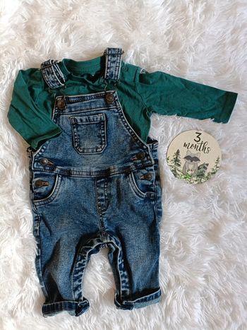 Salopette en jeans + T-shirt à manches longues 3 mois