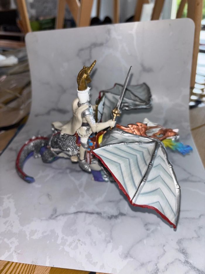 Dragon, chevalier, papou - photo numéro 3