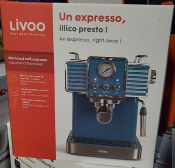 Machine à café expresso avec système Capuccino LIVOO ilico Presto.