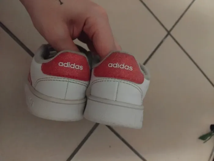 Basket adidas à paillette fille - photo numéro 3