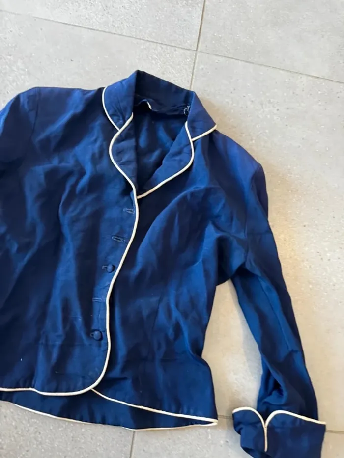 Haut navy avec épaulettes, taille S, bon état - photo numéro 2