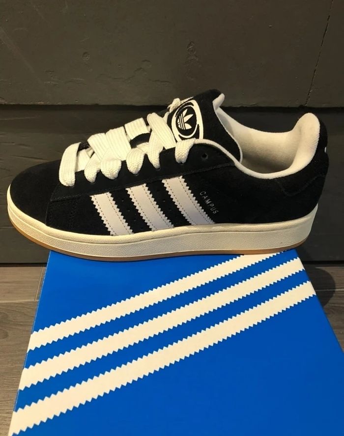 Adidas Campus Noir et Blanc 41 - photo numéro 2
