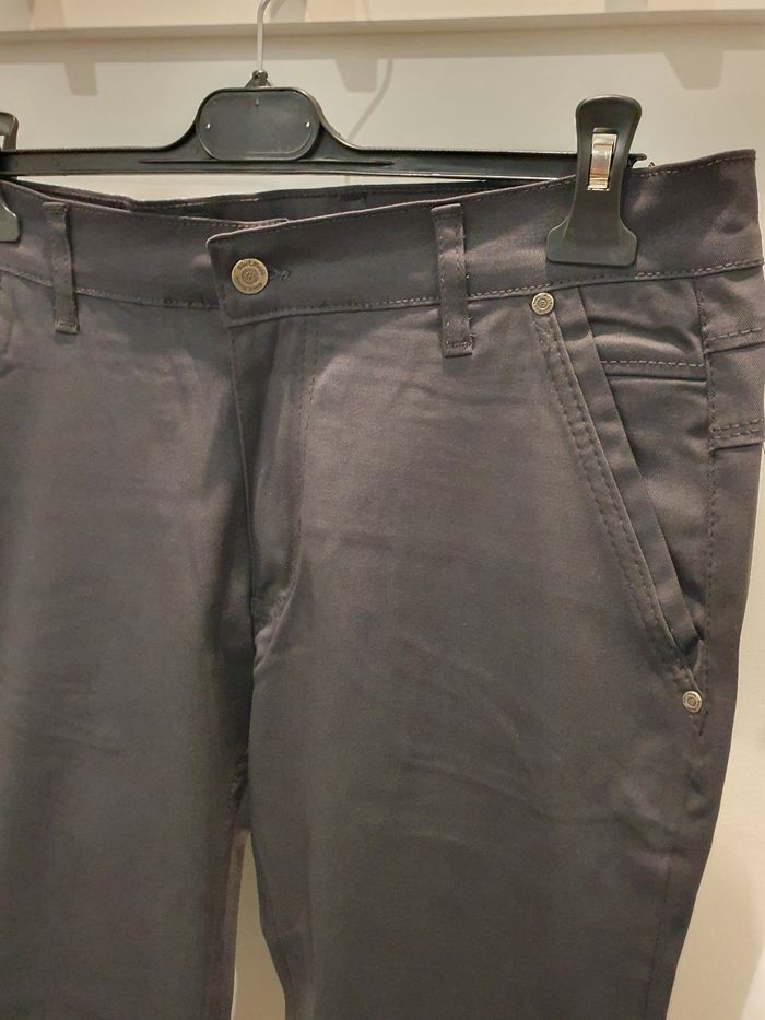 Pantalon Chino stretch gris anthracite Taille 42 - photo numéro 2