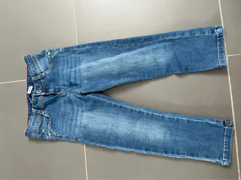 Pantacourt 3/4 okaidi 9 ans en très bon état