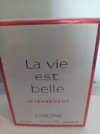 Parfum femme la vie est belle intensément Lancôme a