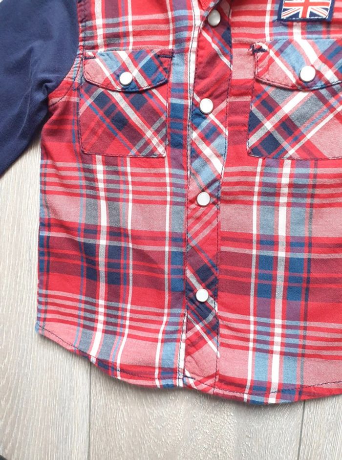 Chemise/ maillot bleu et rouge a capuche. Garçon 3 ans. Marque Tissaia - photo numéro 2