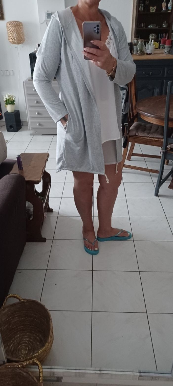 Très jolie veste à capuche femme T U - photo numéro 4