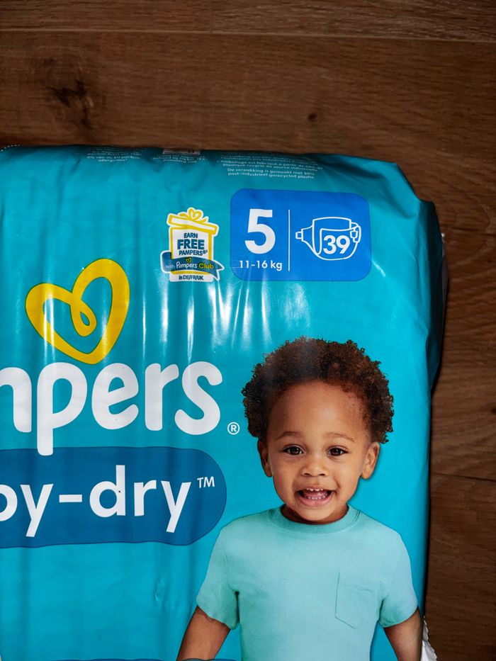 Lot De 2 Packs De Couches Pampers Baby-Dry Neuf Dans L’emballage Taille 5 et 5+ - photo numéro 2