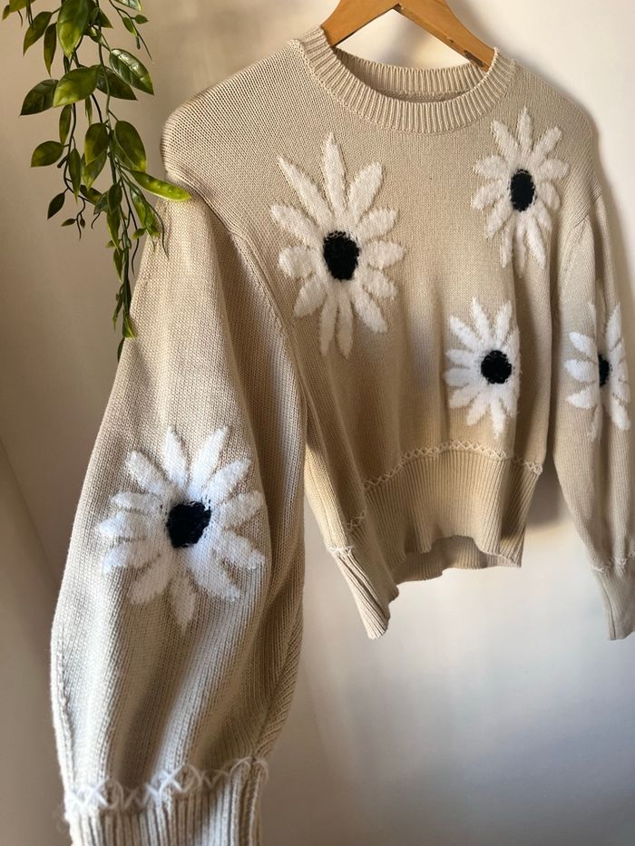 Pull en laine à fleur en 34 - photo numéro 3