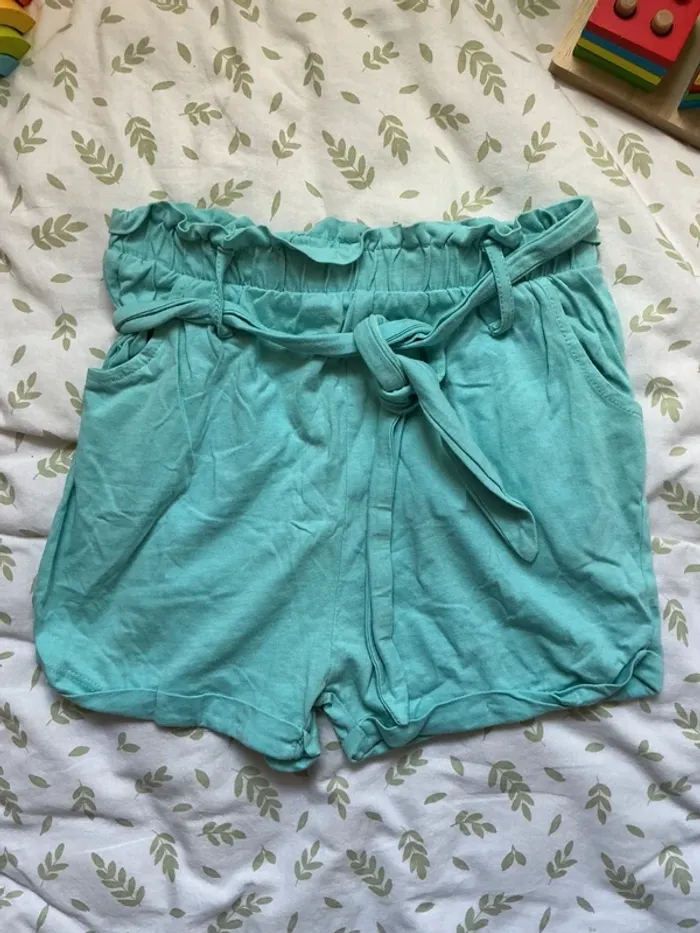 short avec ceinture turquoise influx 10 ans - photo numéro 3