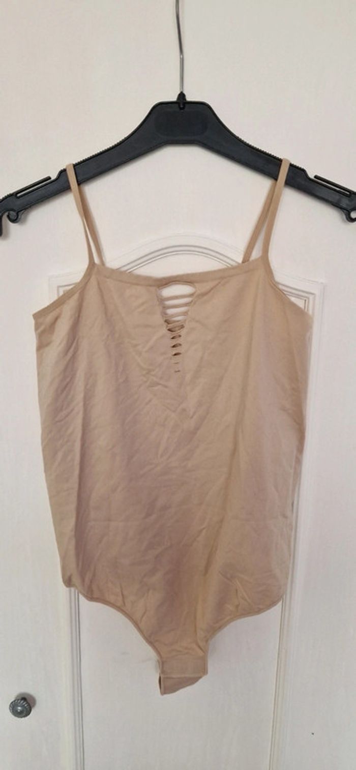 Lot de 15 vêtements pour femme toutes tailles - photo numéro 3