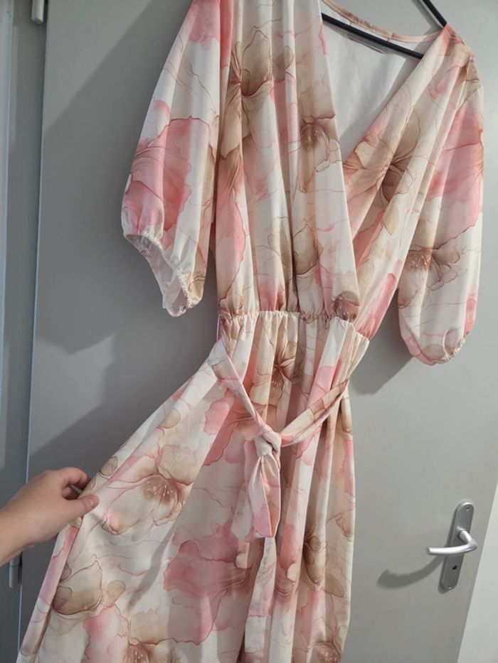 Robe a fleurs rose et beige cache cœur - photo numéro 2