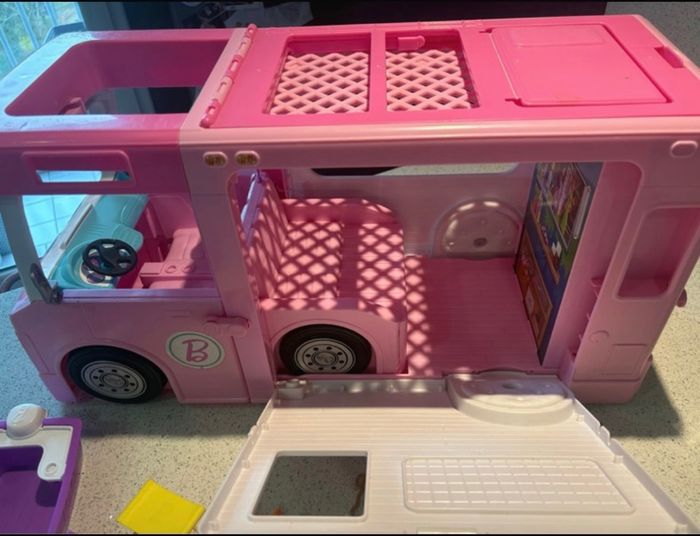 Camping car Barbie - photo numéro 4