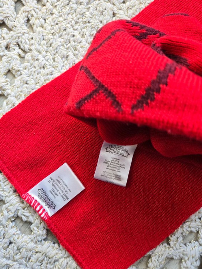 Boy: bonnets et écharpe Obaïbi + Spiderman 3 ans neufs - photo numéro 5
