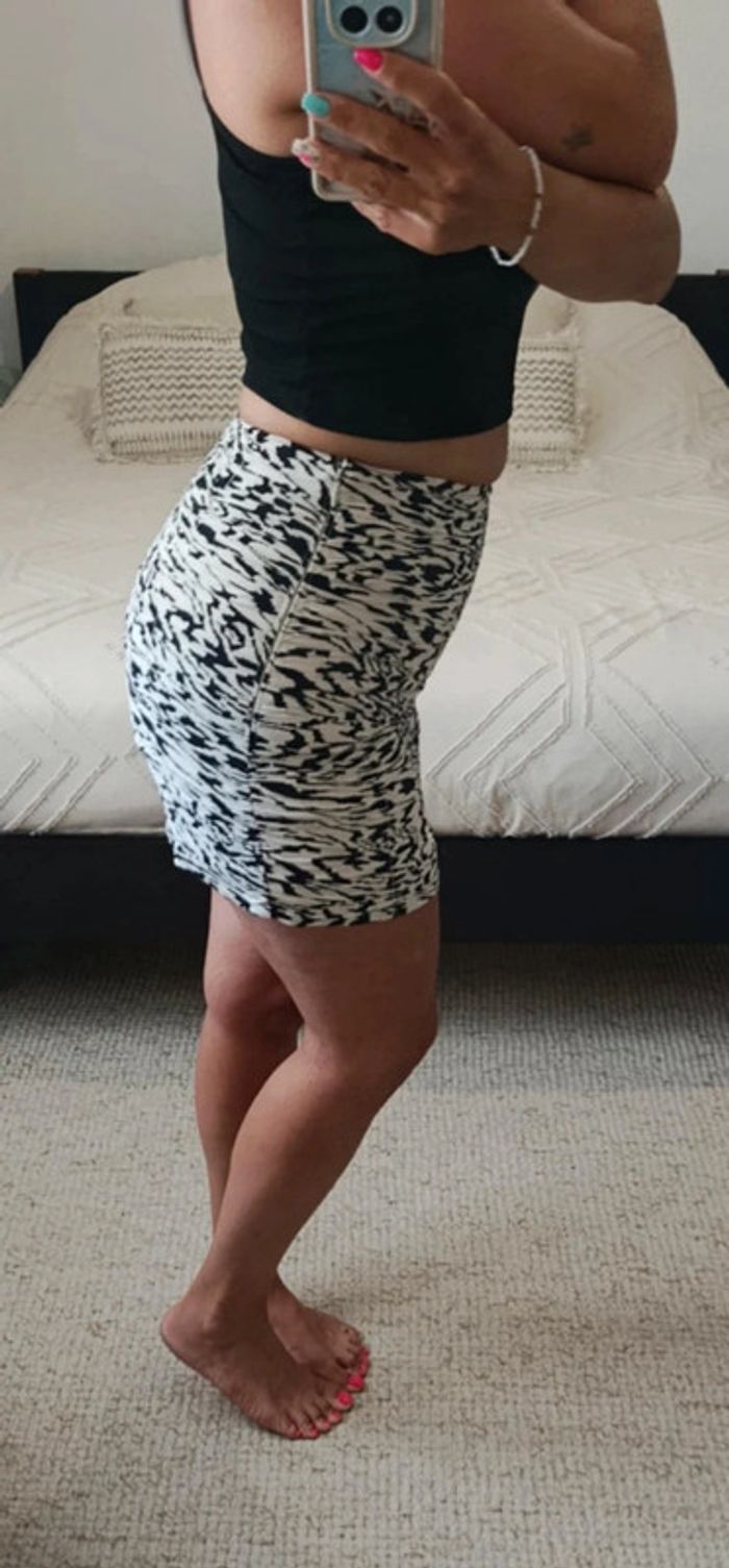 Petits jupe froncée noir et blanc H&M 38 mini - photo numéro 2