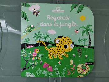 Livre collection bébé nathan- regarde dans la jungle