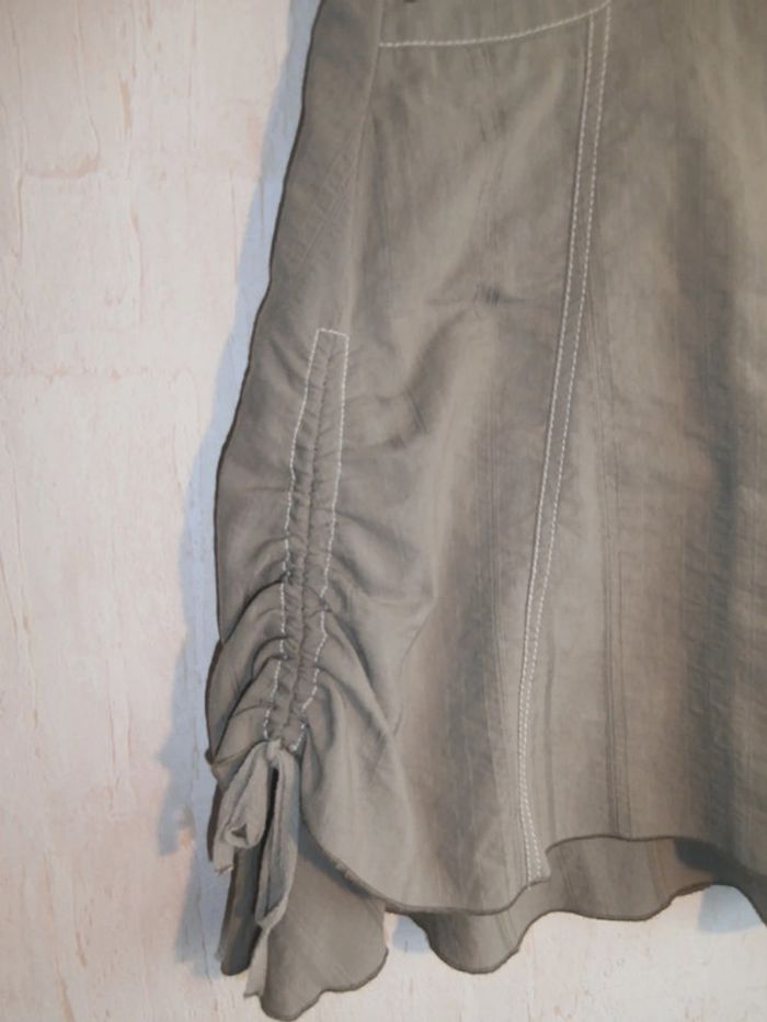 Jupe mi-longue kaki clair - photo numéro 2