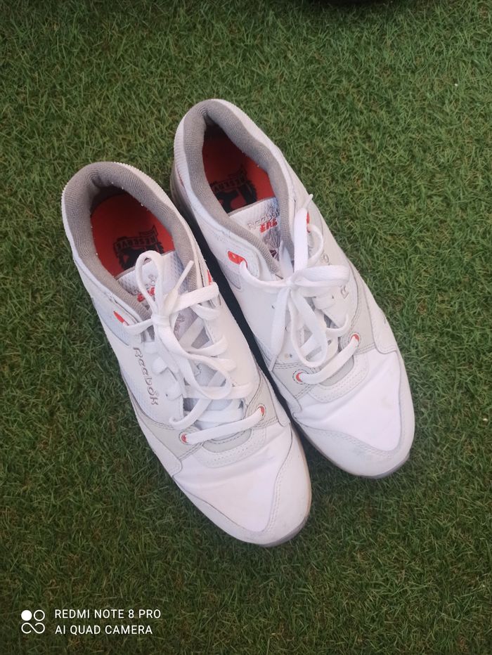 Basket homme Reebok bon état général - photo numéro 2