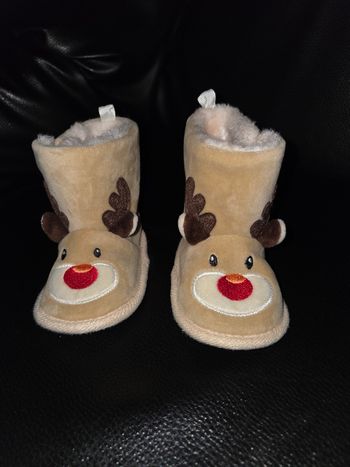 Vends paire de chausson bébé rennes de Noel