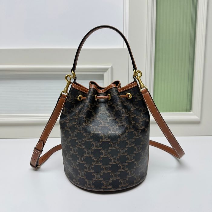 CELINE  121 - photo numéro 4