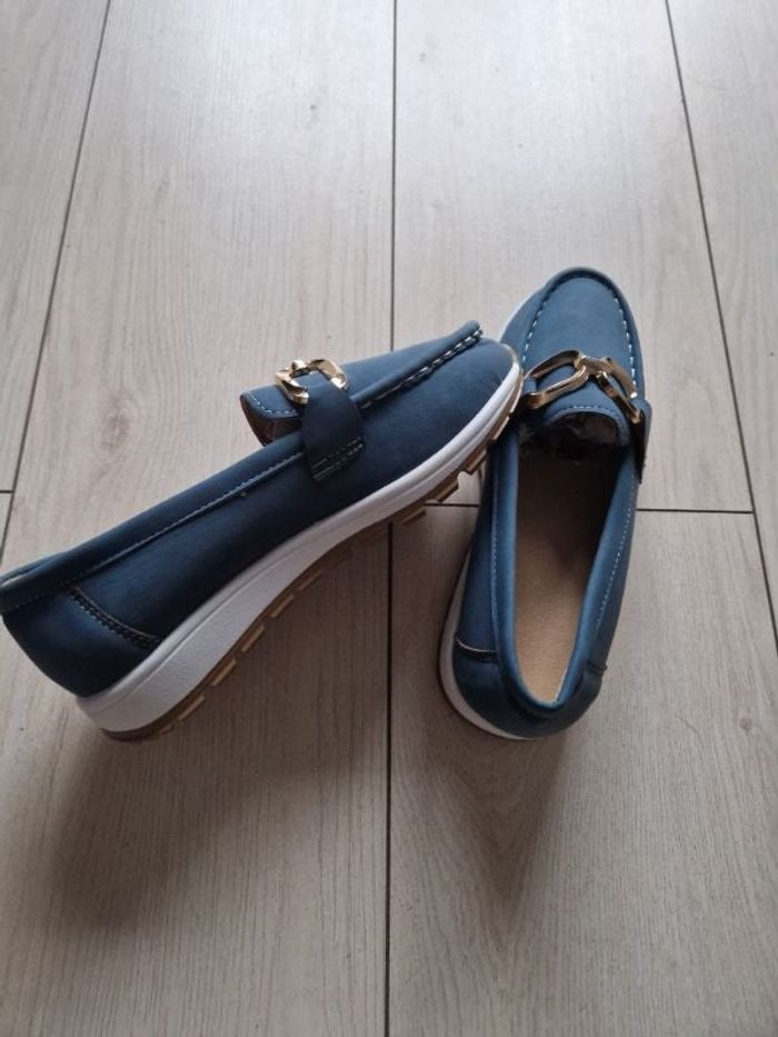Superbe mocassins bleu pointure 36 neuve
