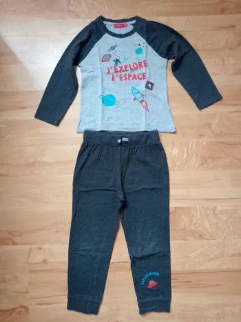 Pyjama espace 4 ans