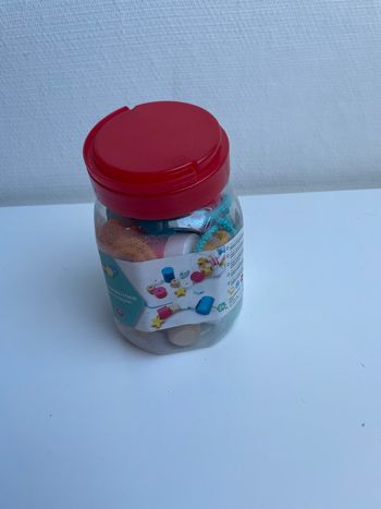 Jeu d’assemblage  en bois à enfiler 