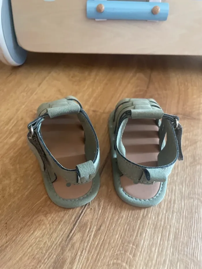 Sandales bébé vert kaki - neuves - photo numéro 5