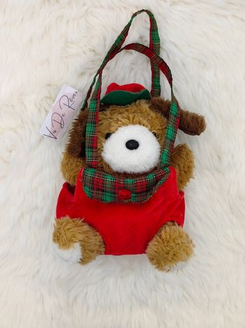 Peluche chien marron et blanc casquette, dans sac rouge et vert Noël  Vintage
