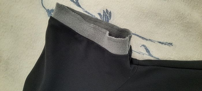 Polo de tennis noir - photo numéro 4