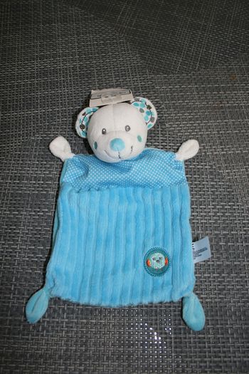 doudou ours bleu