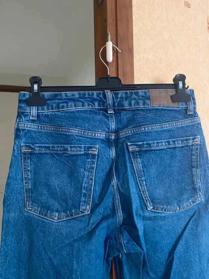 Jean Zara Femme Taille 38 – Style Classique et Intemporel - photo numéro 4