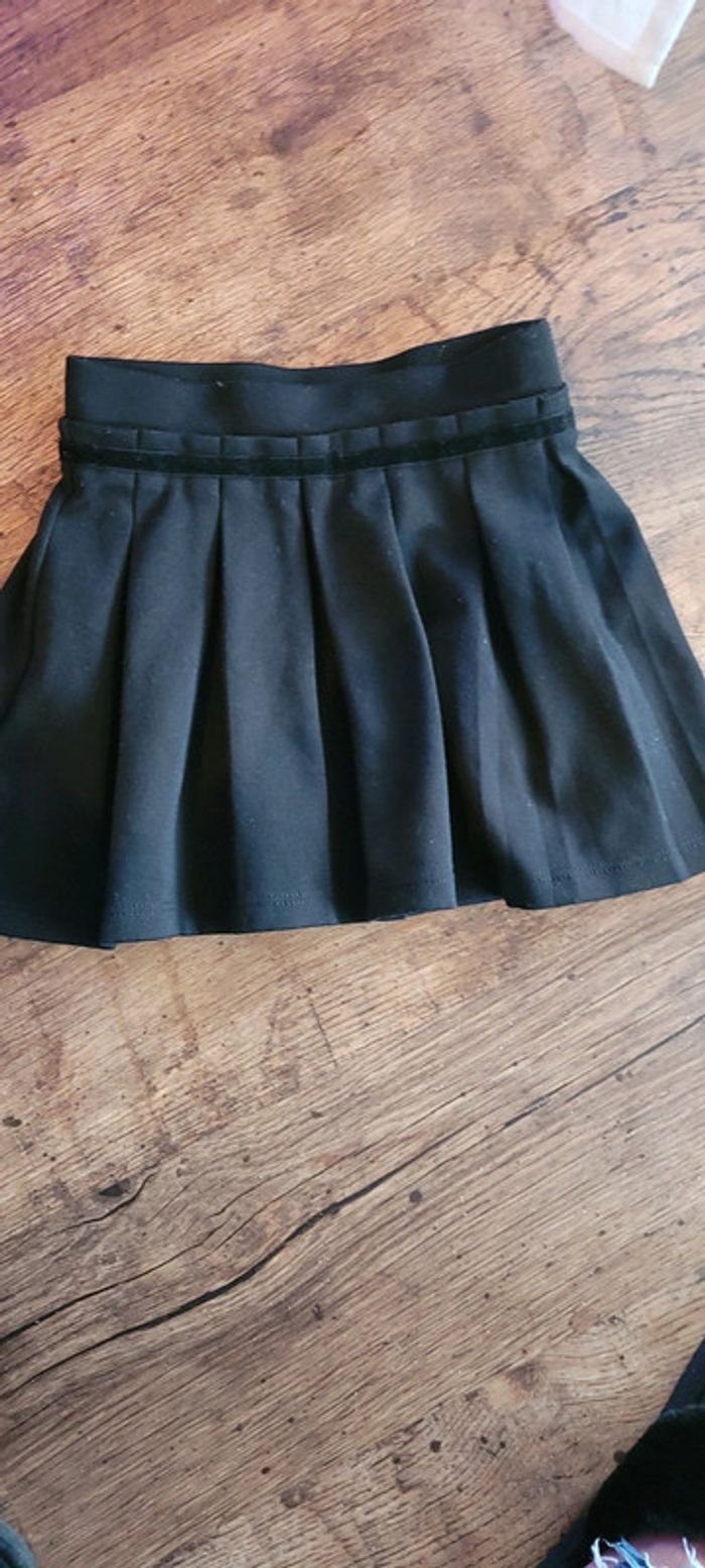 Jupe noire - photo numéro 4